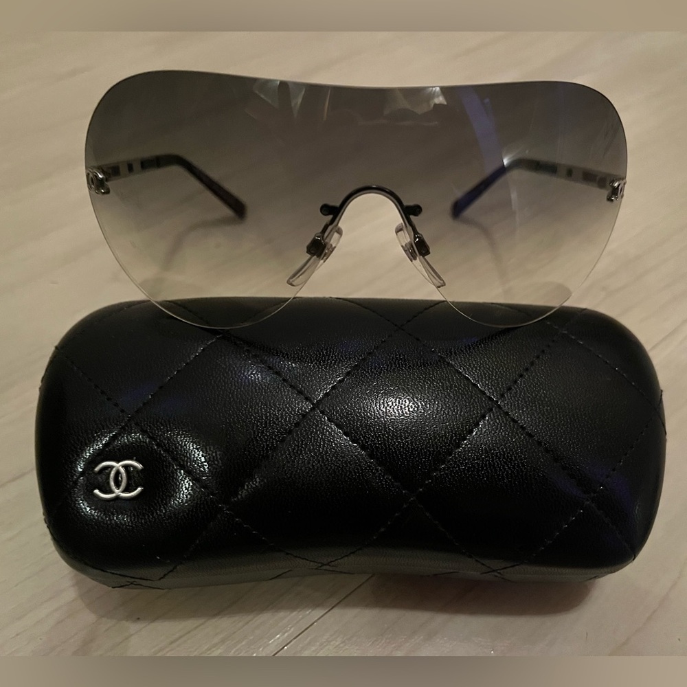 CHANEL NWT Wraparound Oversized Sunglasses 💖